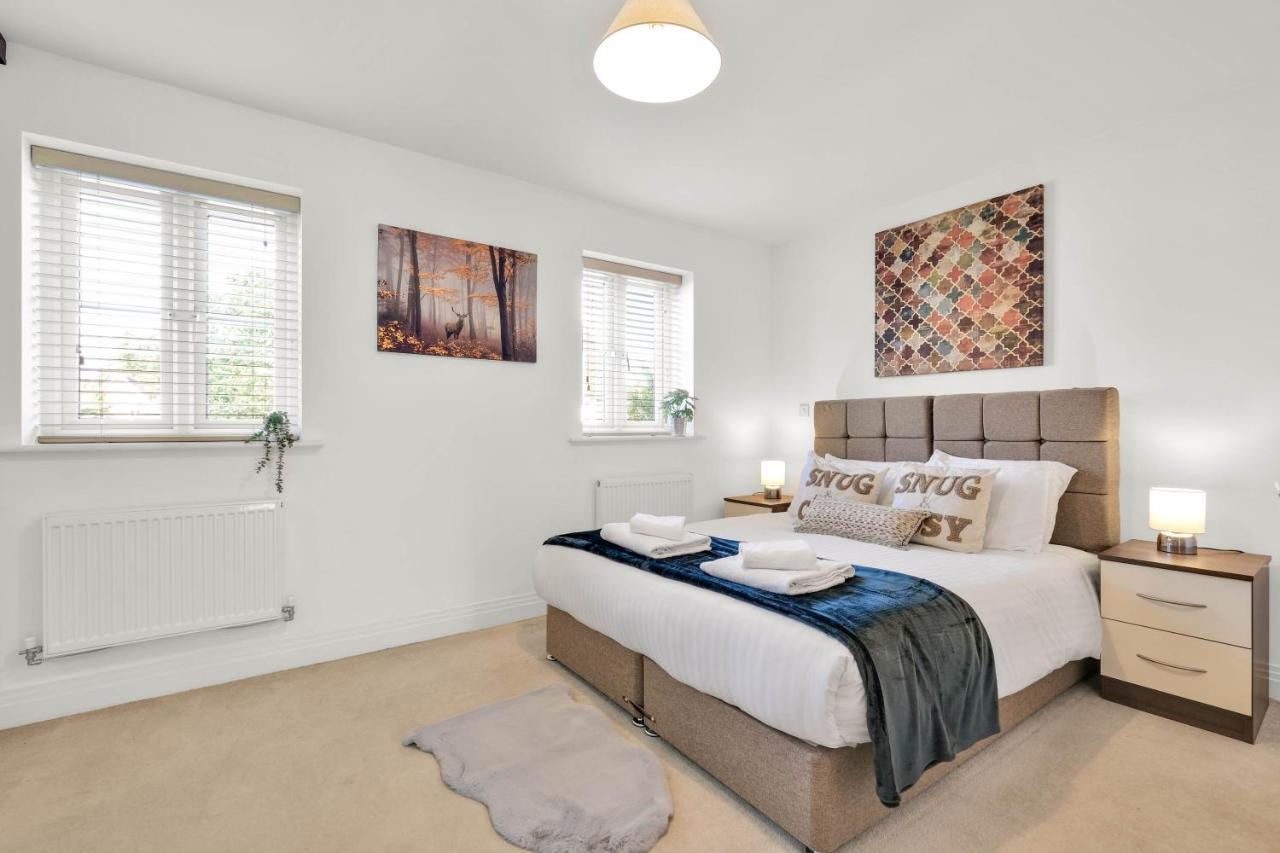 Foxherne 5bdr 3ba Serviced House With Parking - By 360stays Holiday home