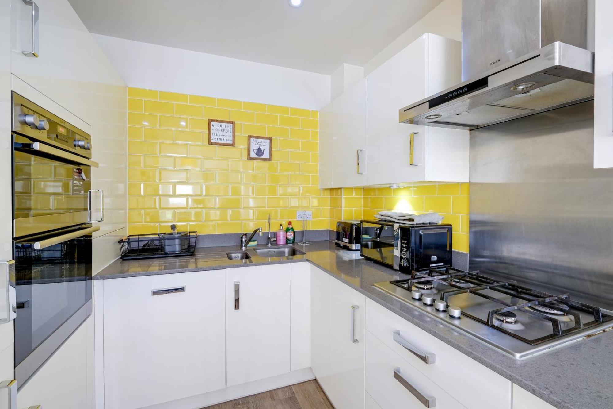 Holiday home Foxherne 5bdr 3ba Serviced House With Parking - By 360stays *